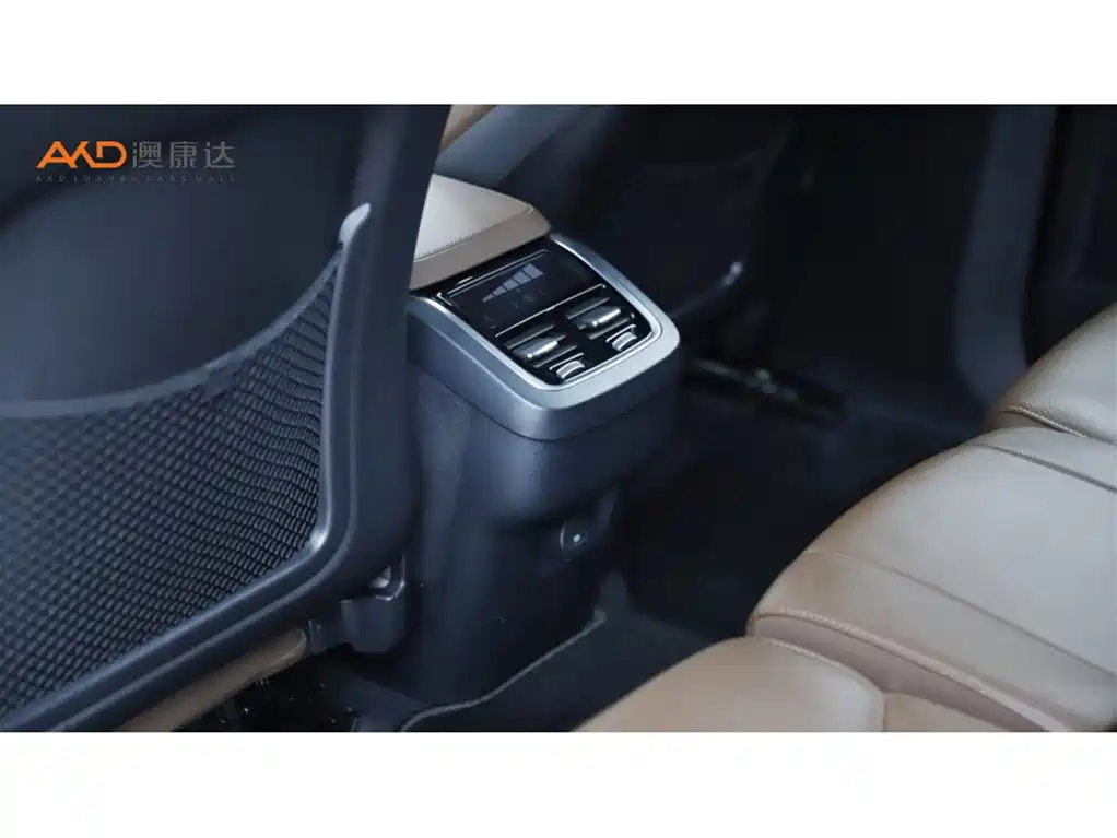 Volvo XC90 — миниатюра 9