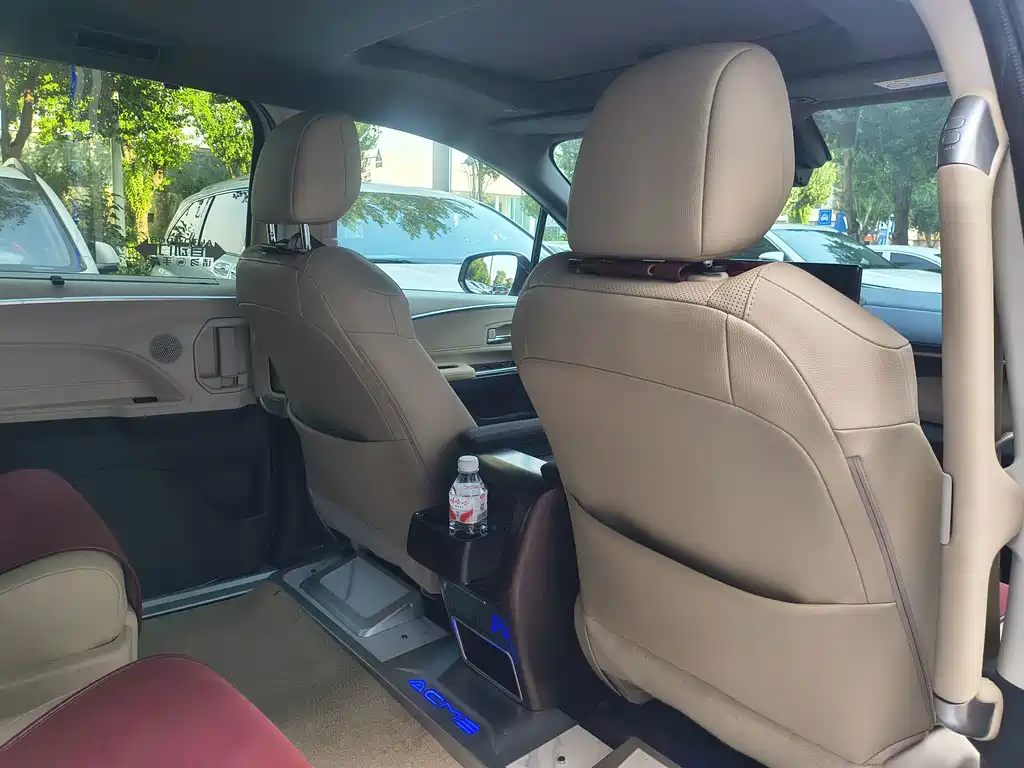 Toyota Granvia — миниатюра 21
