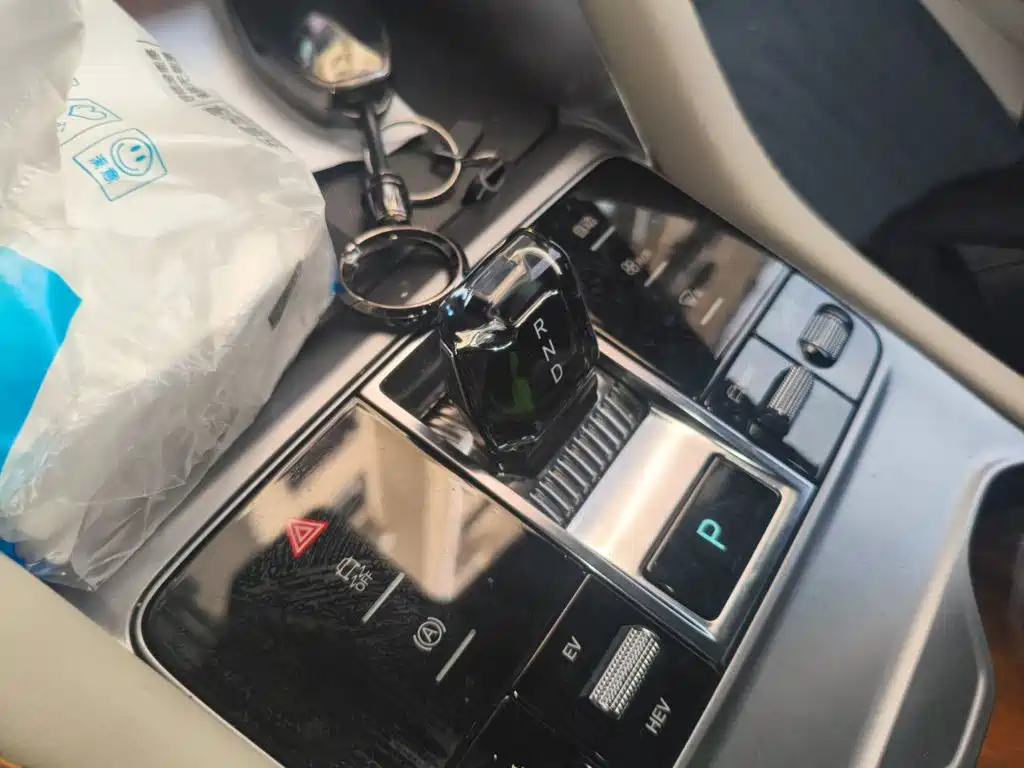 BYD PLUS New Energy — миниатюра 10