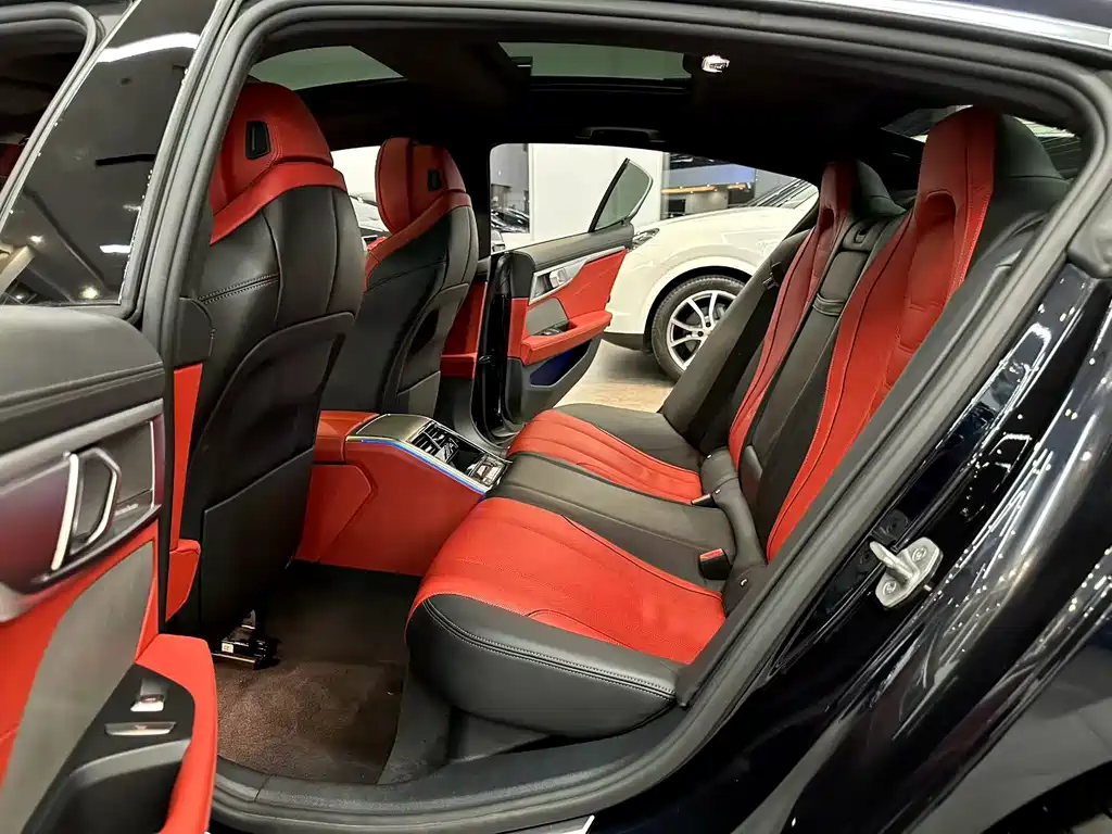 BMW 8 Series — миниатюра 9