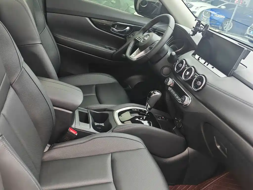 Nissan X-Trail — миниатюра 4