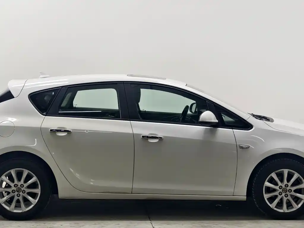 Buick Excelle — миниатюра 8