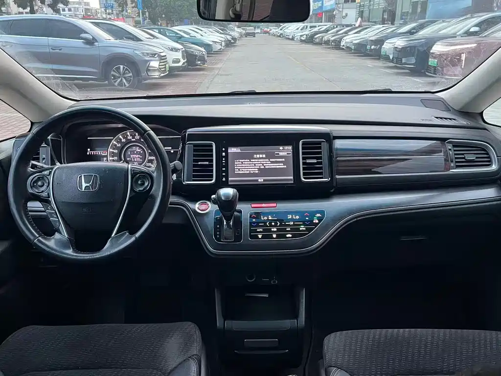 Honda Elysion — миниатюра 8