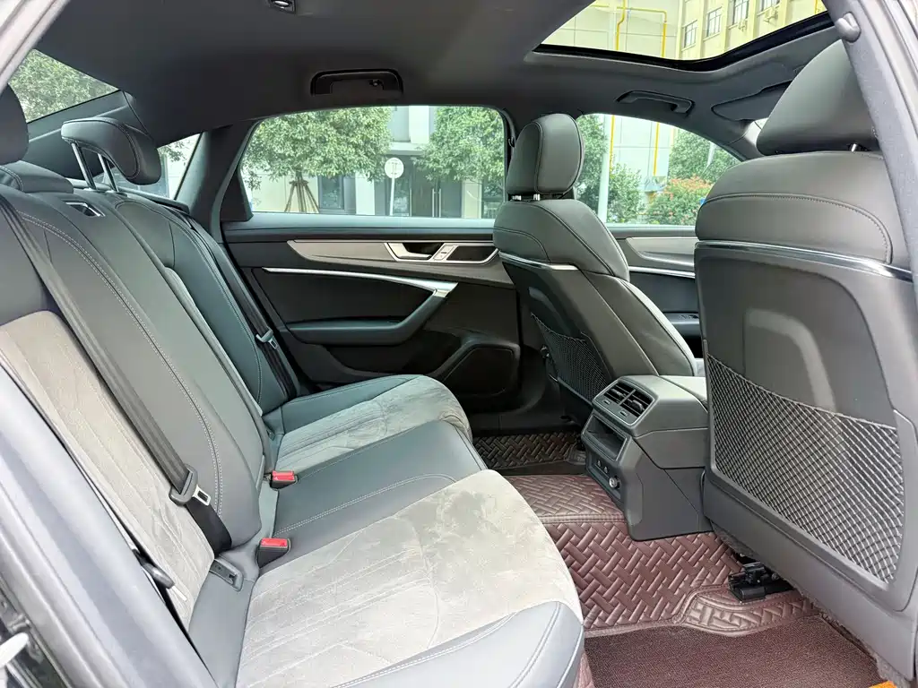 Audi A6L — миниатюра 12
