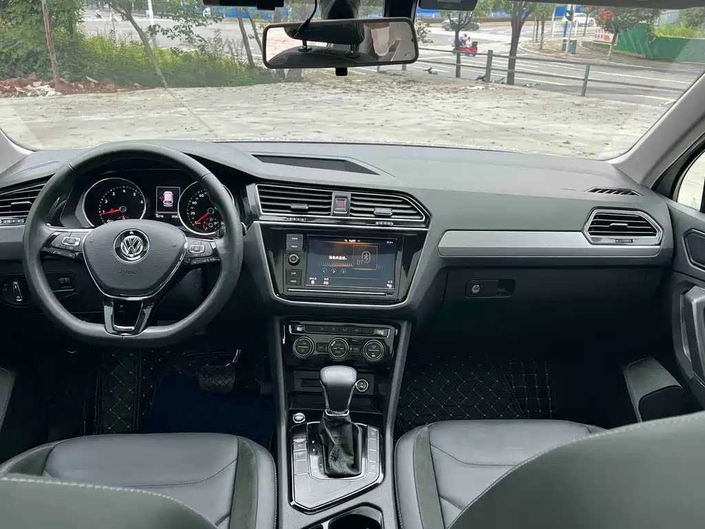 Volkswagen Tiguan L — миниатюра 9