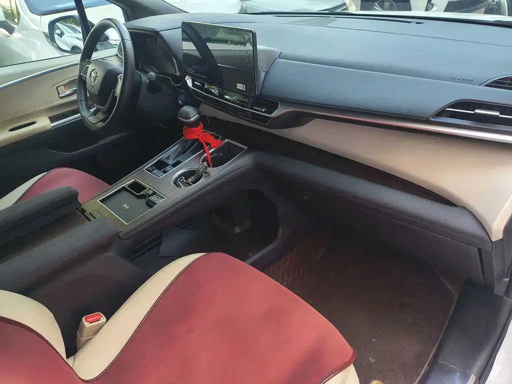 Toyota Granvia — миниатюра 17