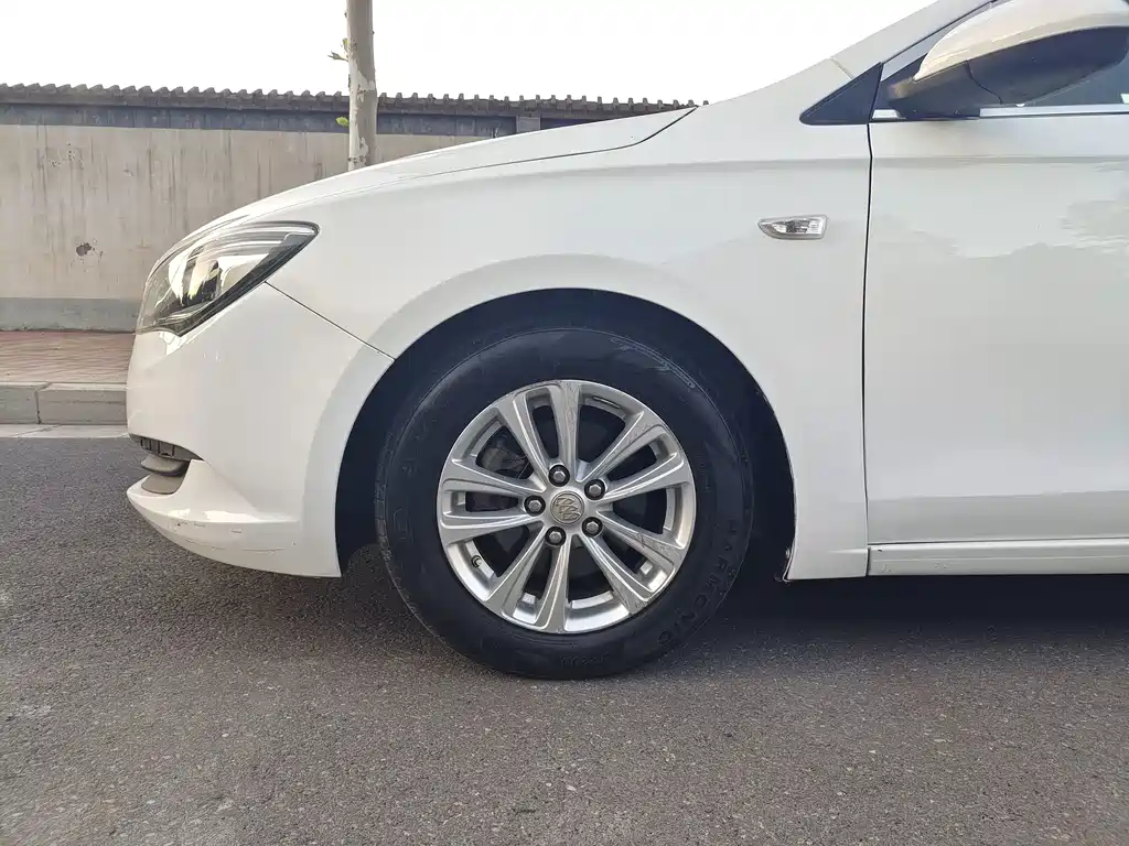 Buick Excelle — миниатюра 19