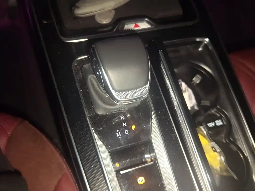 Hongqi Hongqi HS5 — миниатюра 10