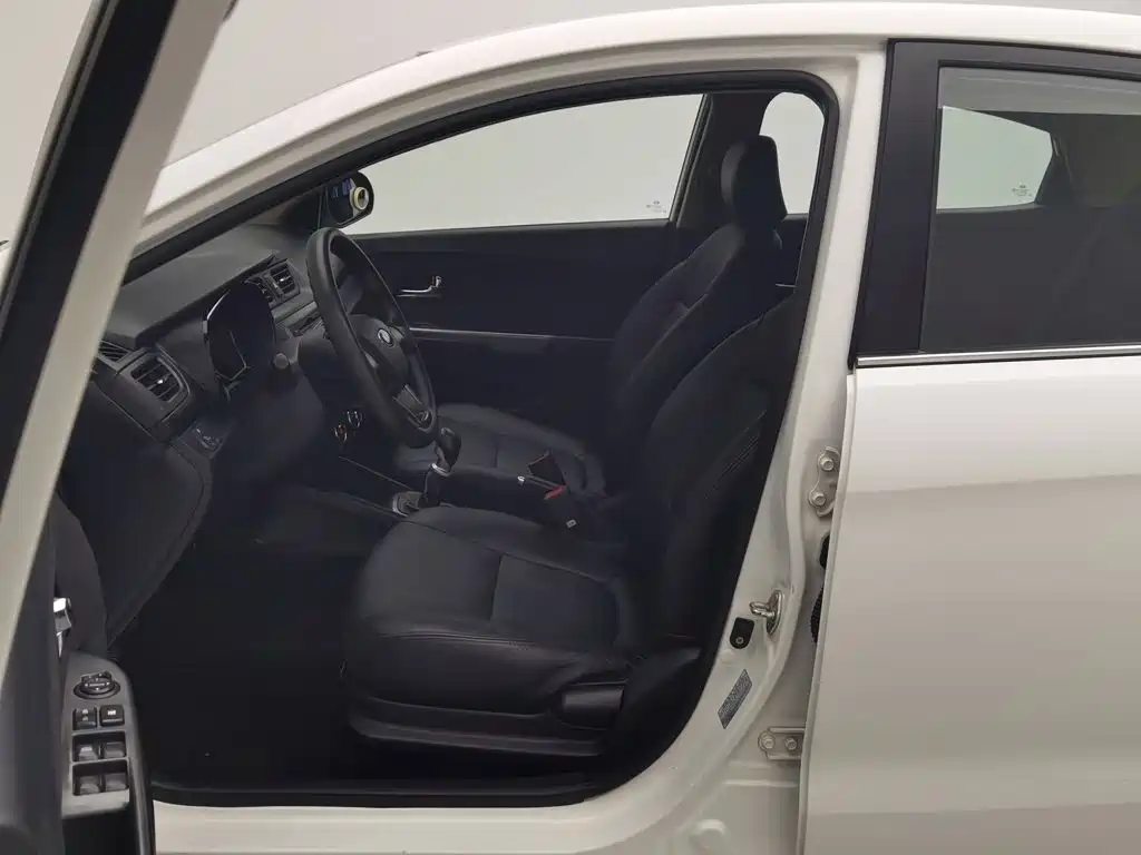 Kia K2 — миниатюра 10