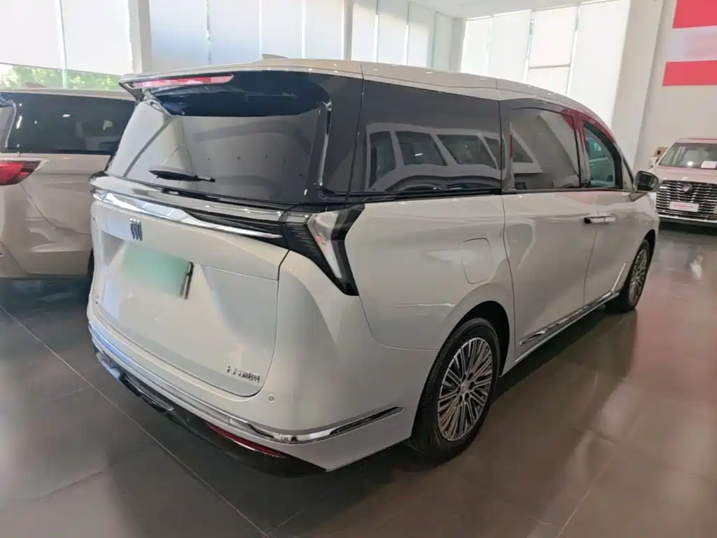 Buick GL8 Hybrid — миниатюра 7