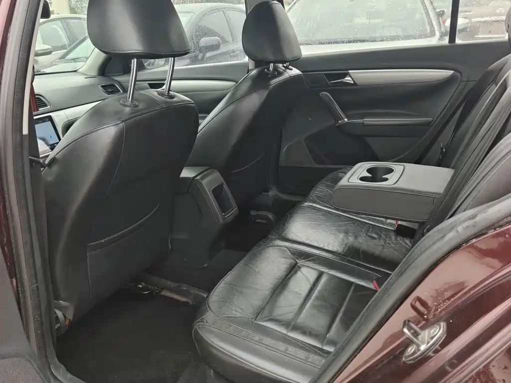 Volkswagen Lavida — миниатюра 3