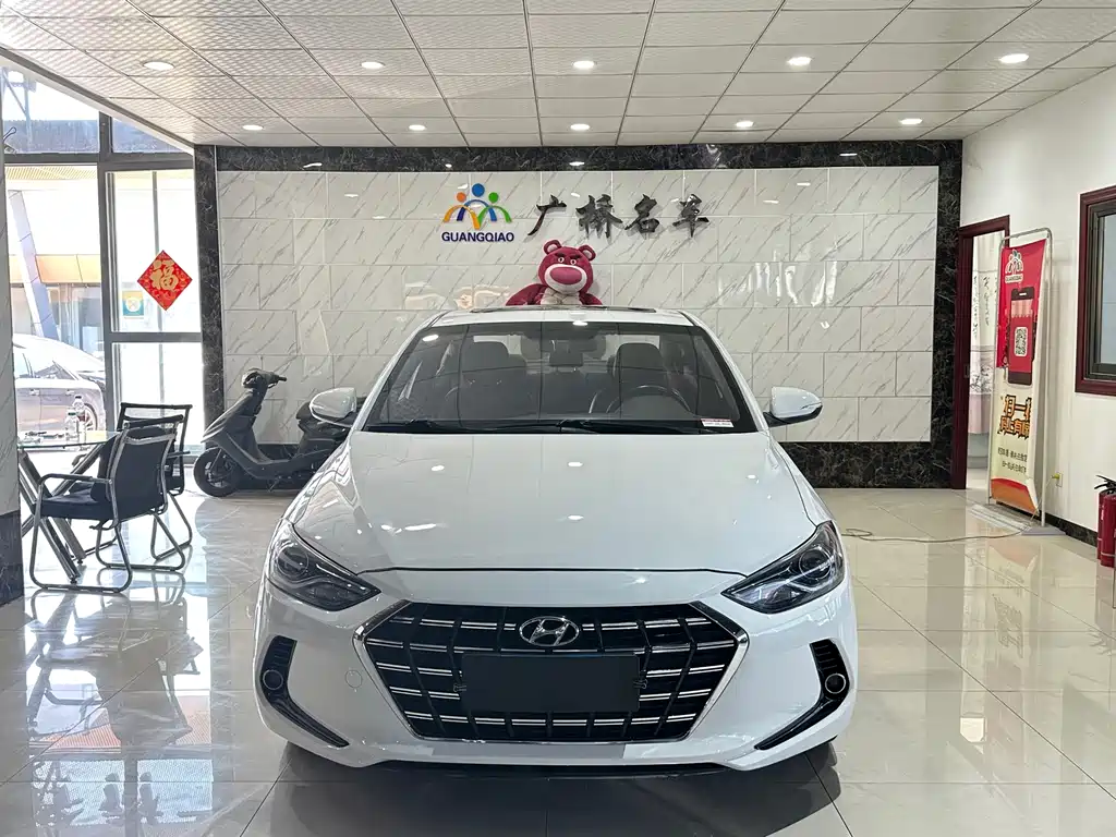 Hyundai Elantra — миниатюра 2