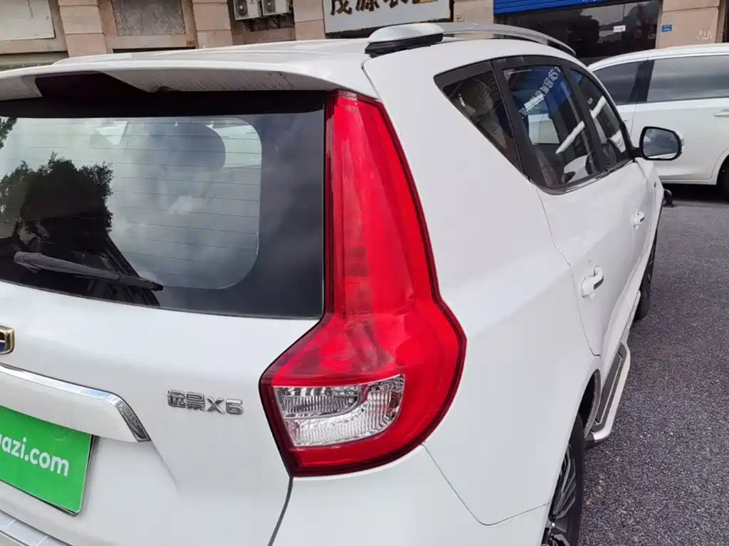 Geely Vision X6 — миниатюра 8