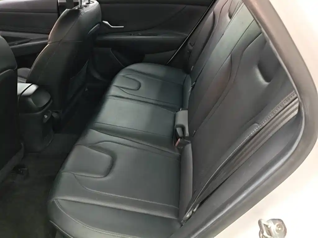 Hyundai Elantra — миниатюра 17