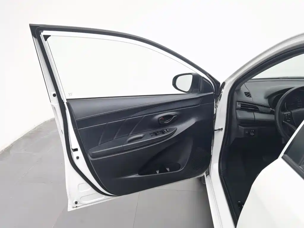 Toyota Vios — миниатюра 8