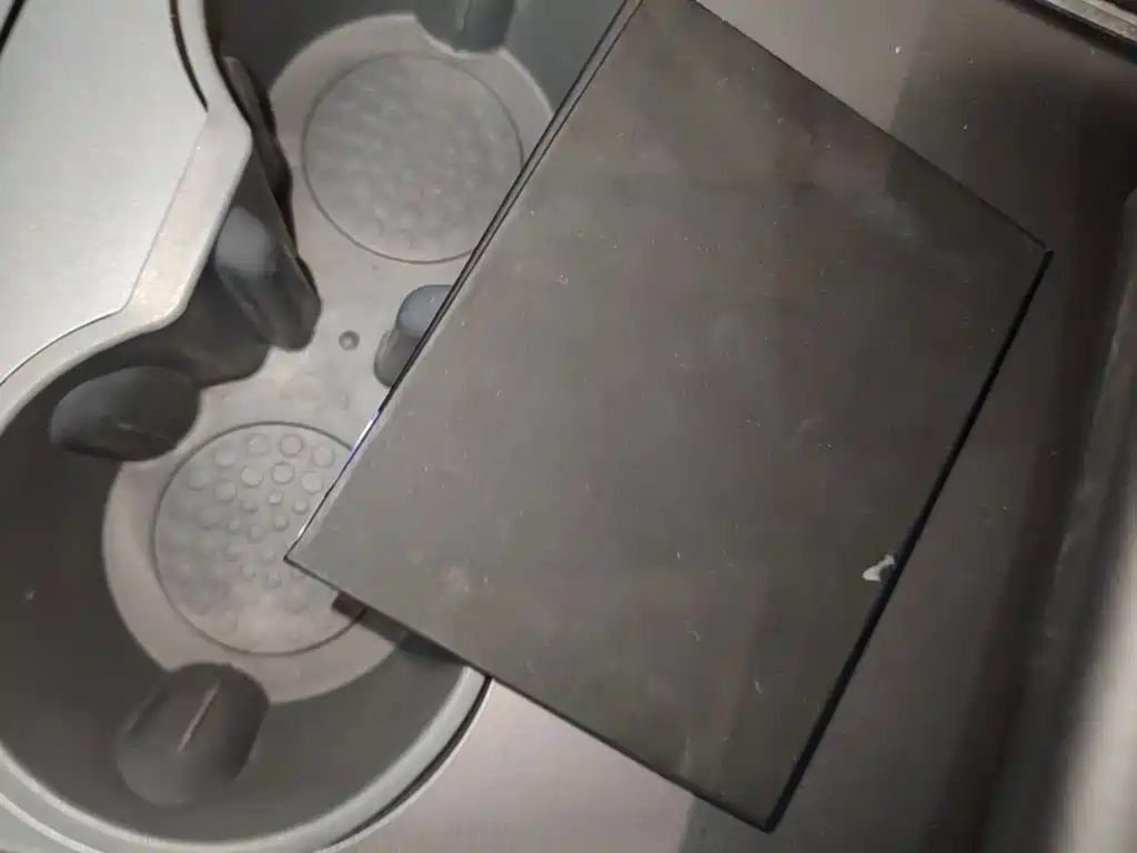 Tesla Model Y — миниатюра 9
