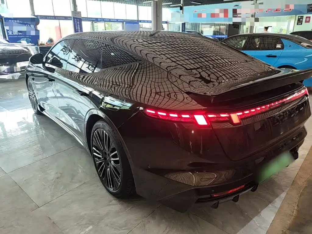 Lynk & Co 10 — миниатюра 5