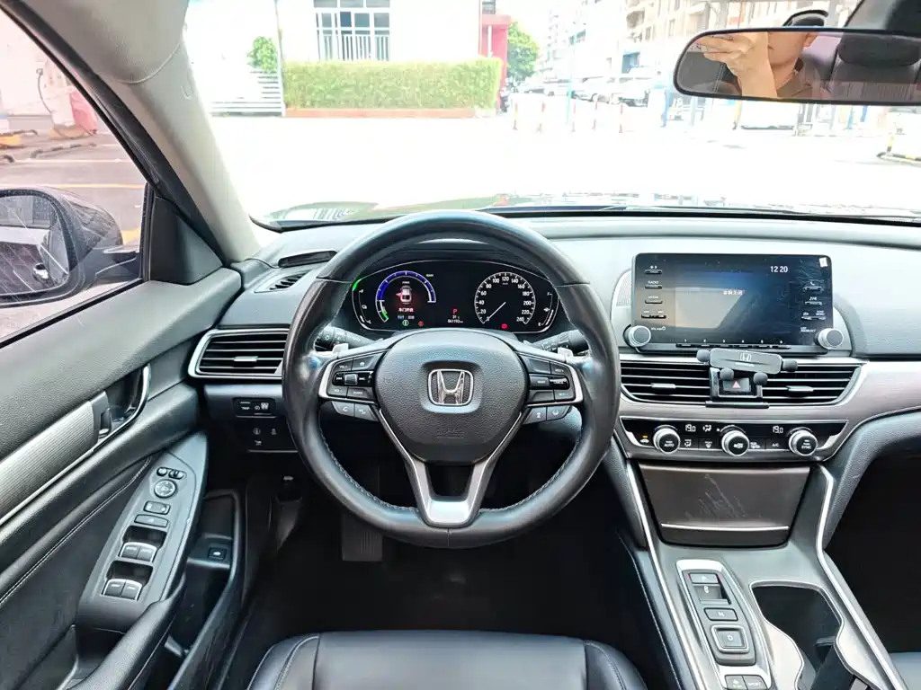 Honda Accord — миниатюра 18