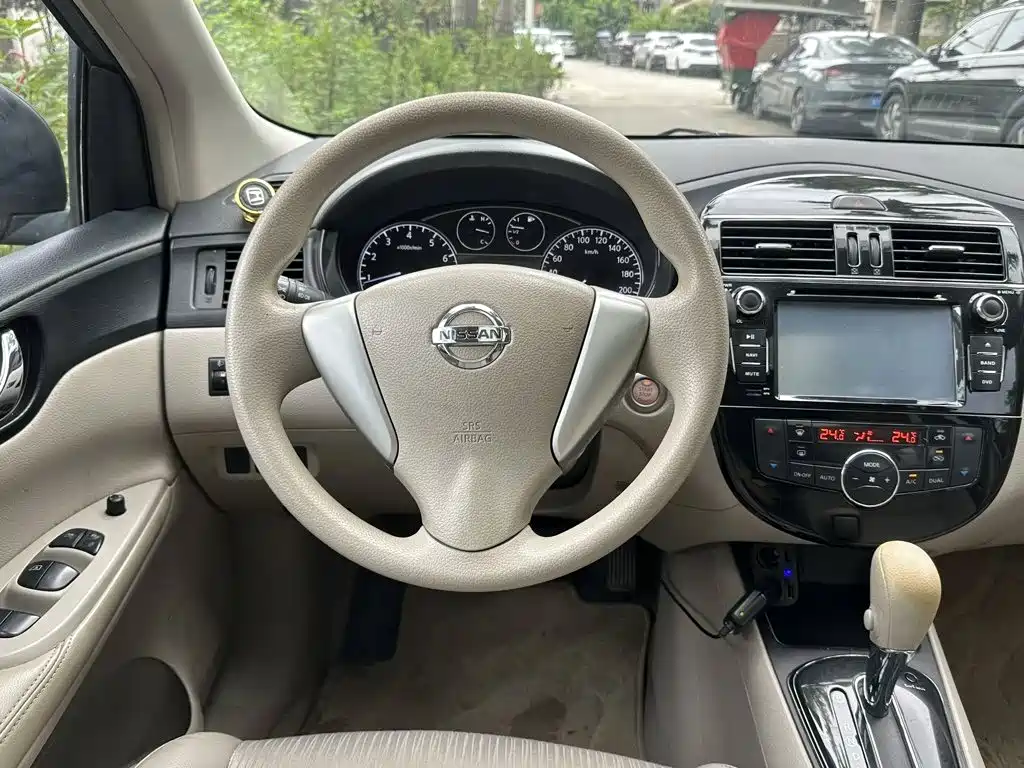 Nissan Tiida — миниатюра 5