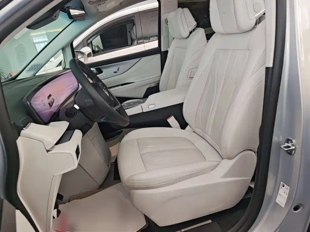 Buick GL8 Hybrid — миниатюра 15