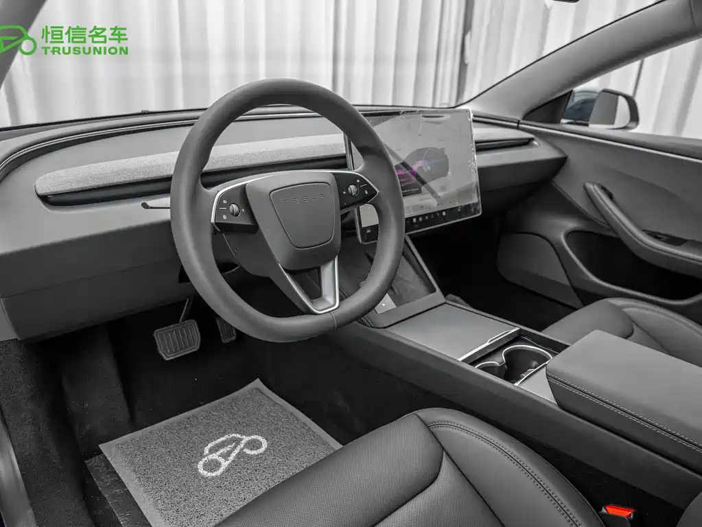 Tesla Model 3 — миниатюра 12