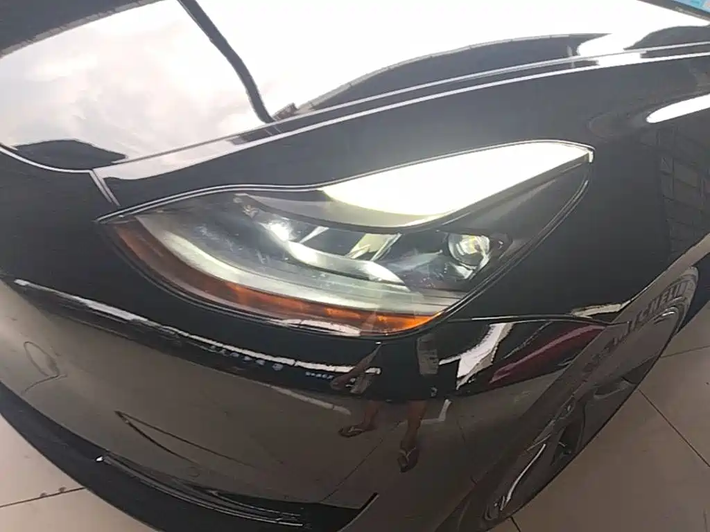 Tesla Model 3 — миниатюра 24