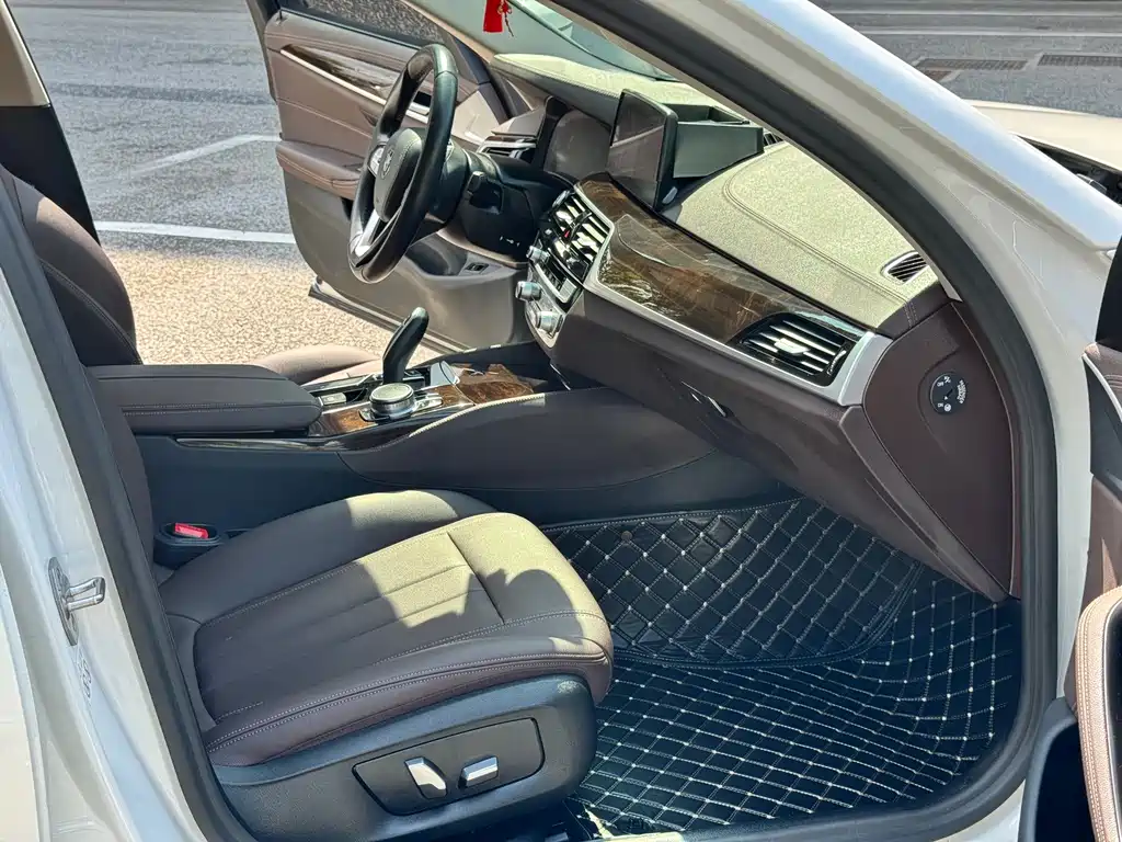 BMW 5 Series — миниатюра 11
