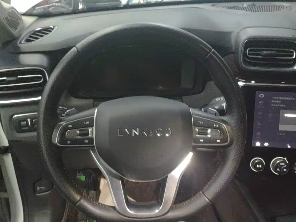 Lynk & Co 02 — миниатюра 11