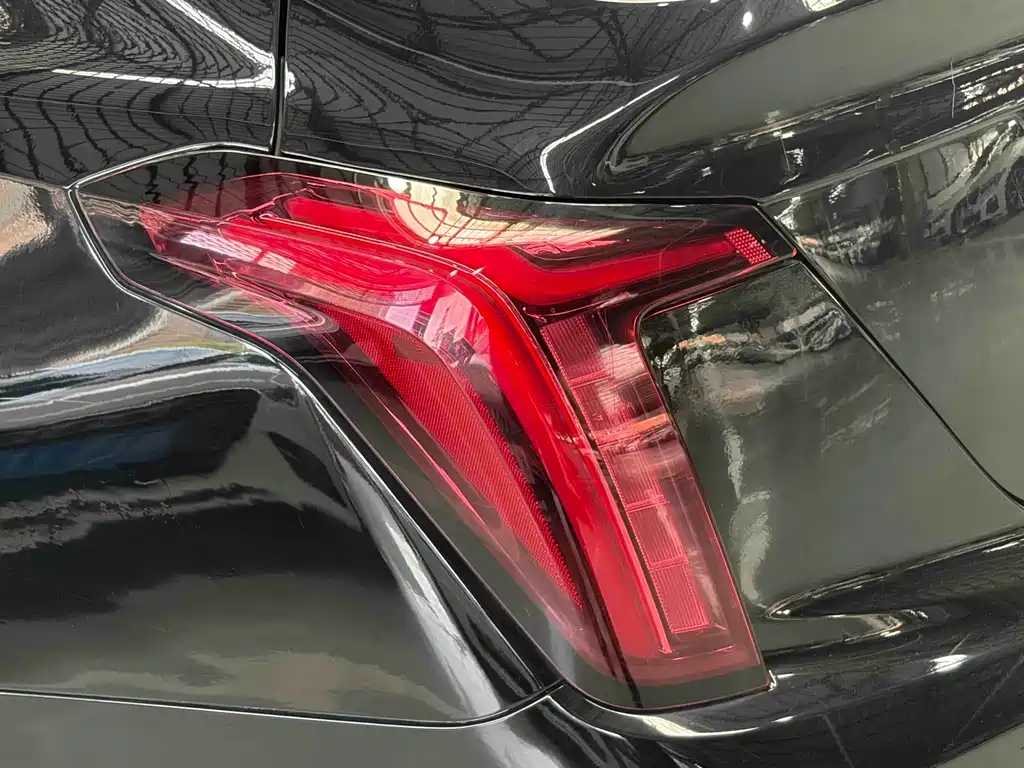 Cadillac CT5 — миниатюра 18