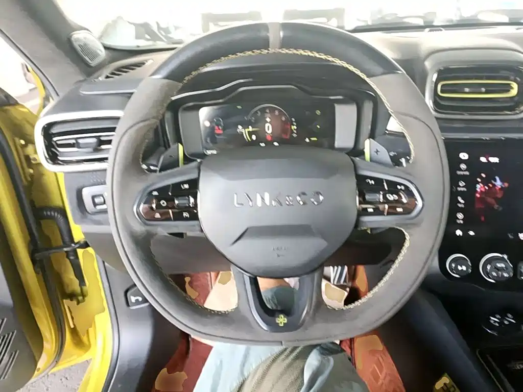 Lynk & Co 03 — миниатюра 11