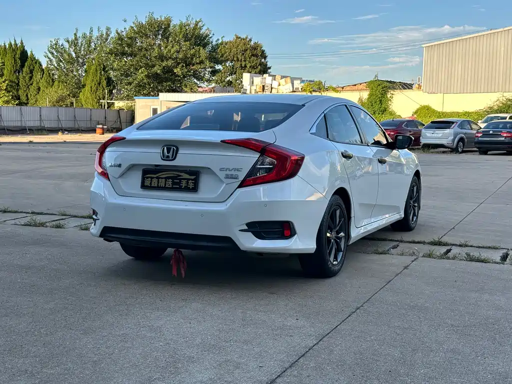 Honda Civic — миниатюра 9
