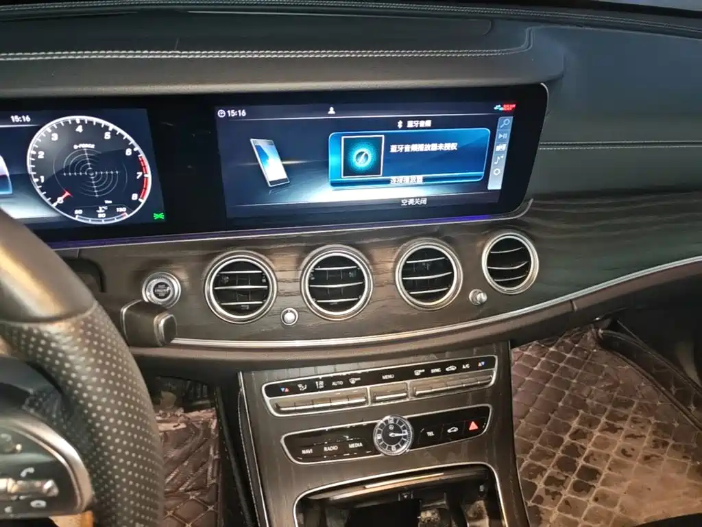 Mercedes-Benz E-Class — миниатюра 18