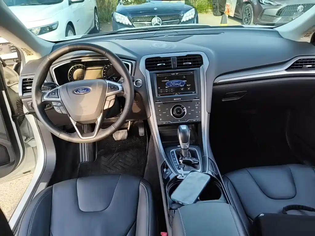 Ford Mondeo — миниатюра 10