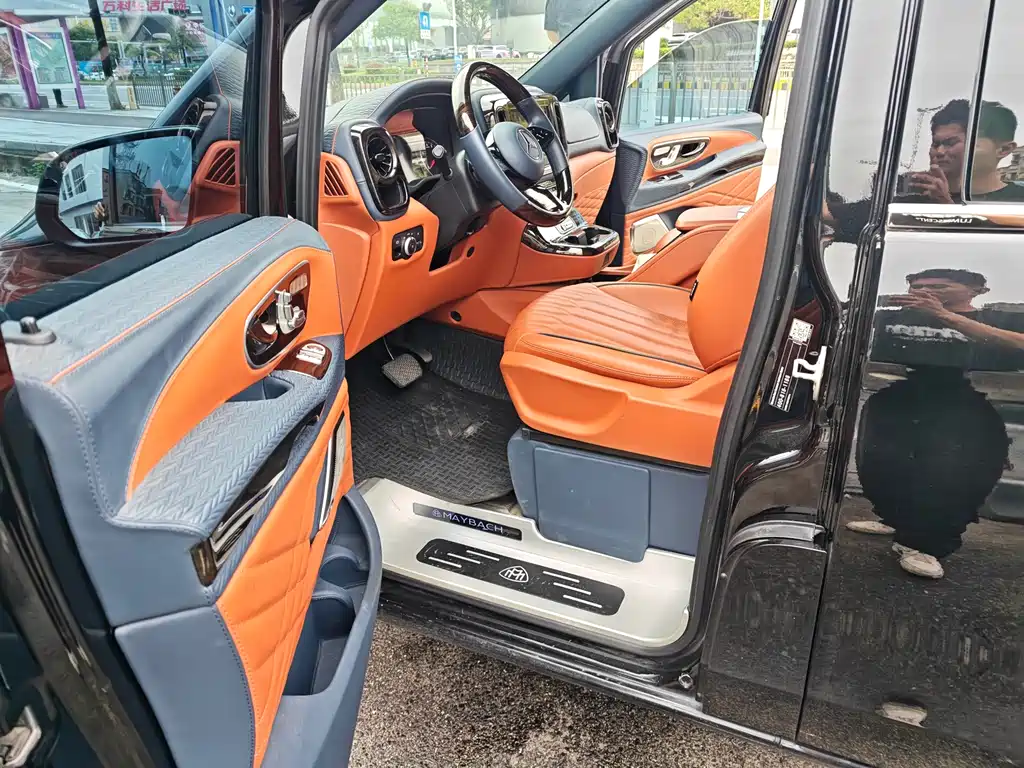 Mercedes-Benz Vito 2024 2.0T Elite 7 мест