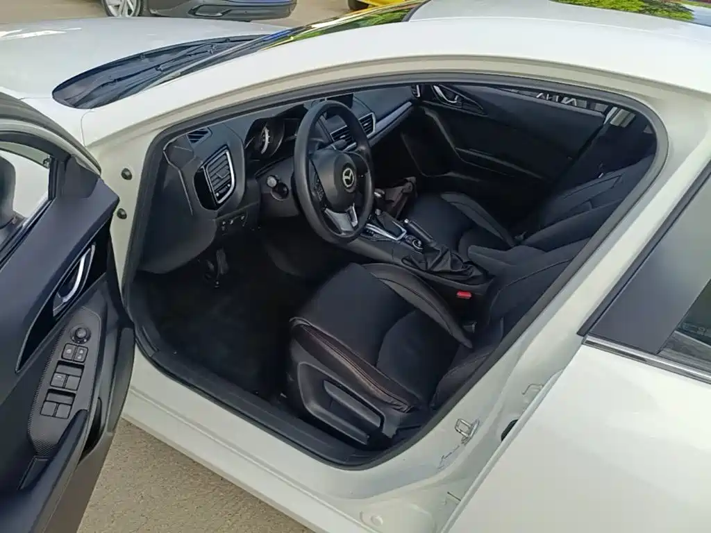 Mazda 3 Axela — миниатюра 16