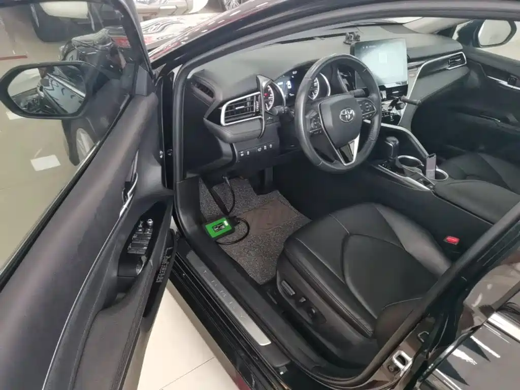 Toyota Camry — миниатюра 16