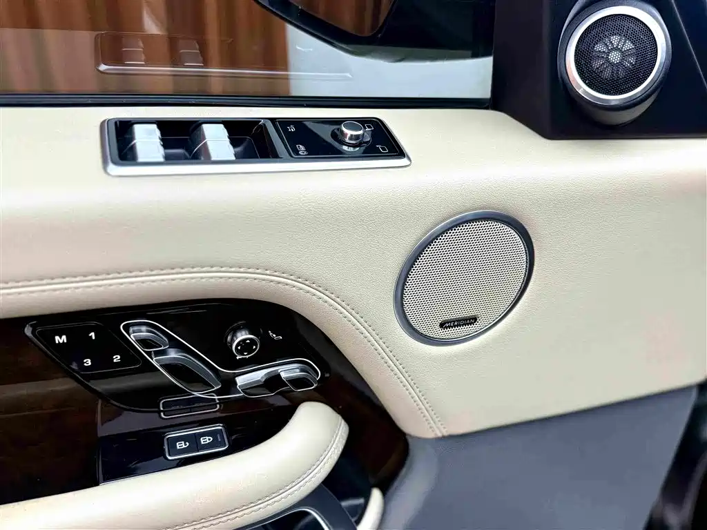 Land Rover Range Rover — миниатюра 16