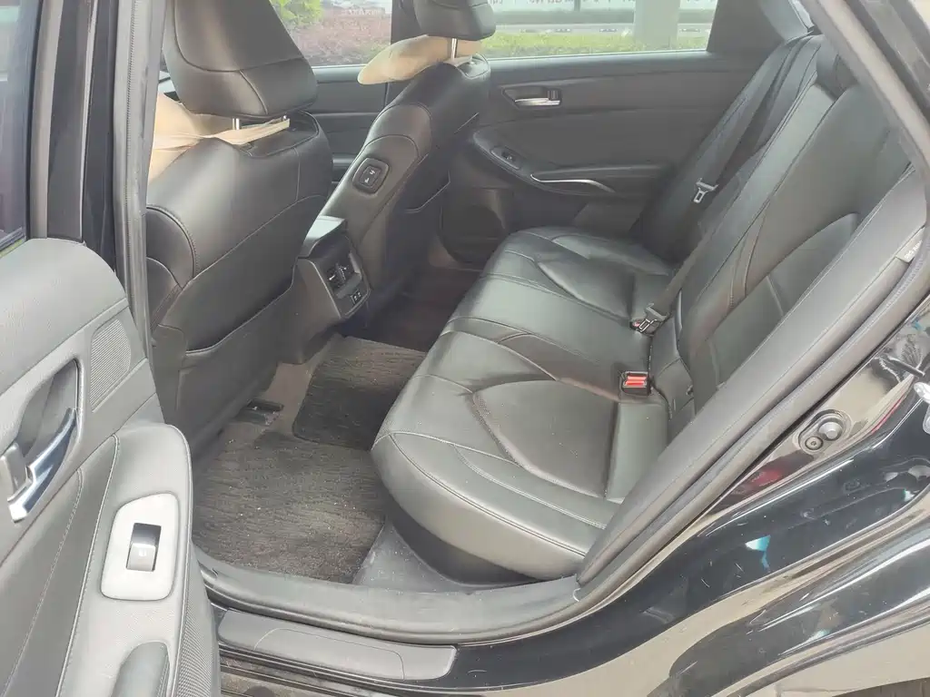 Toyota Avalon — миниатюра 7