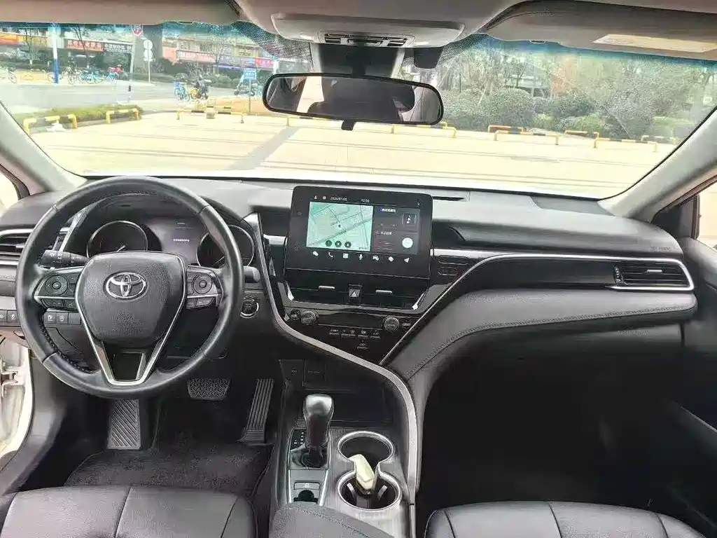 Toyota Camry — миниатюра 5