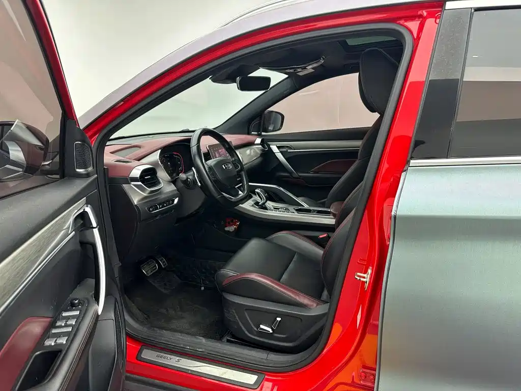 Geely Binyue — миниатюра 13