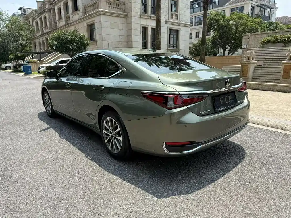 Lexus ES — миниатюра 4