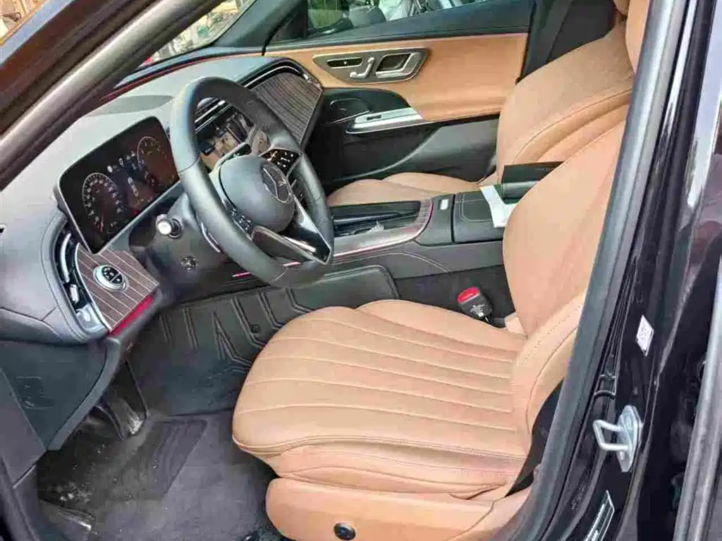 Mercedes-Benz E-Class — миниатюра 5