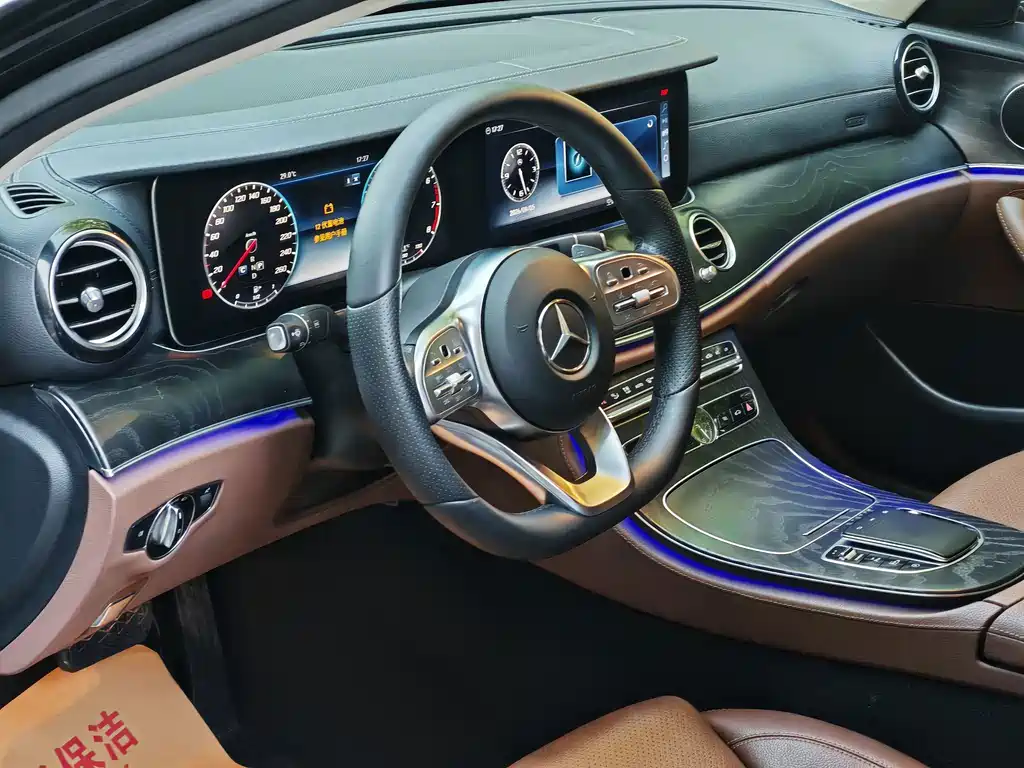 Mercedes-Benz E-Class — миниатюра 10