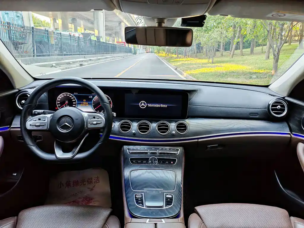 Mercedes-Benz E-Class — миниатюра 8