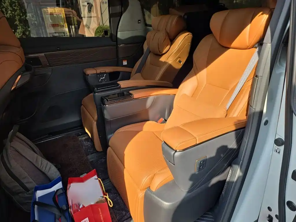 Toyota Vellfire — миниатюра 15