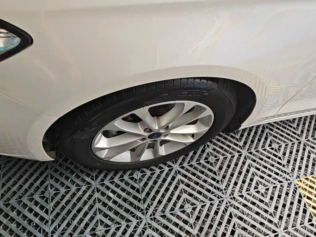 Ford Mondeo — миниатюра 23