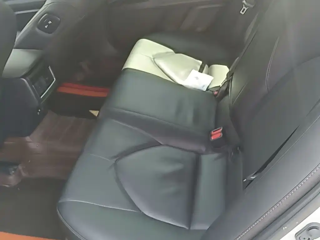 Toyota Camry — миниатюра 7