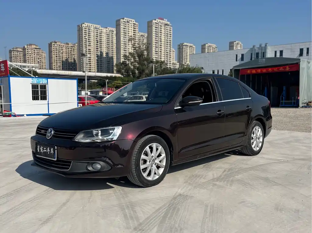 Volkswagen Sagitar 2013