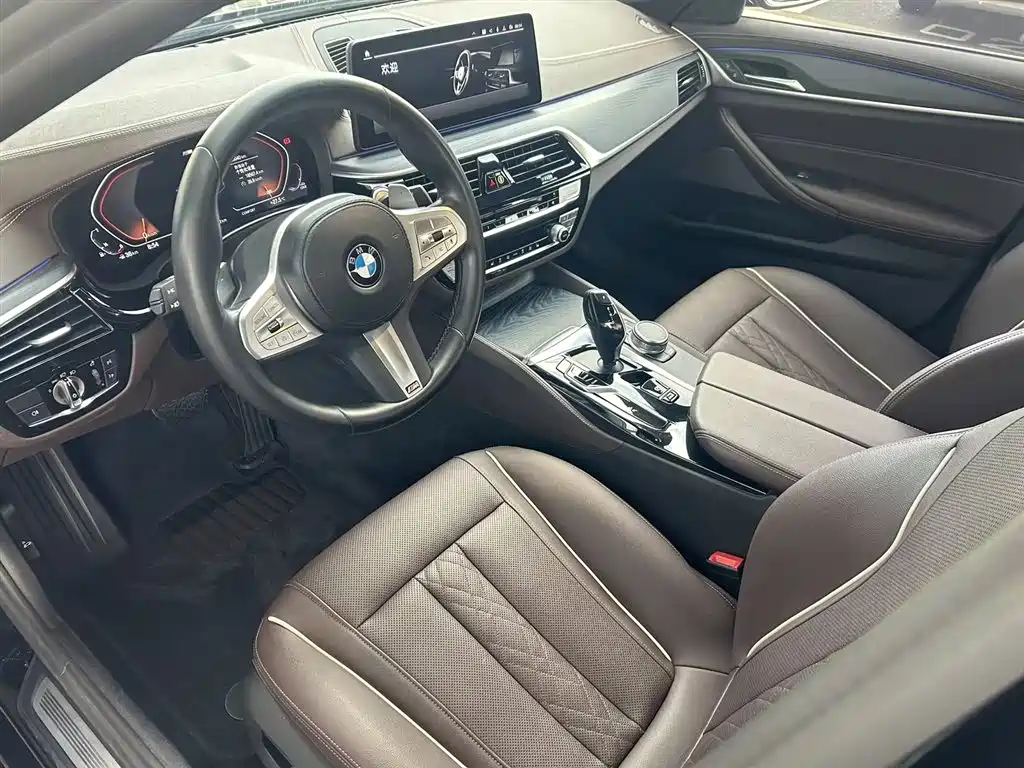 BMW 5 Series — миниатюра 9