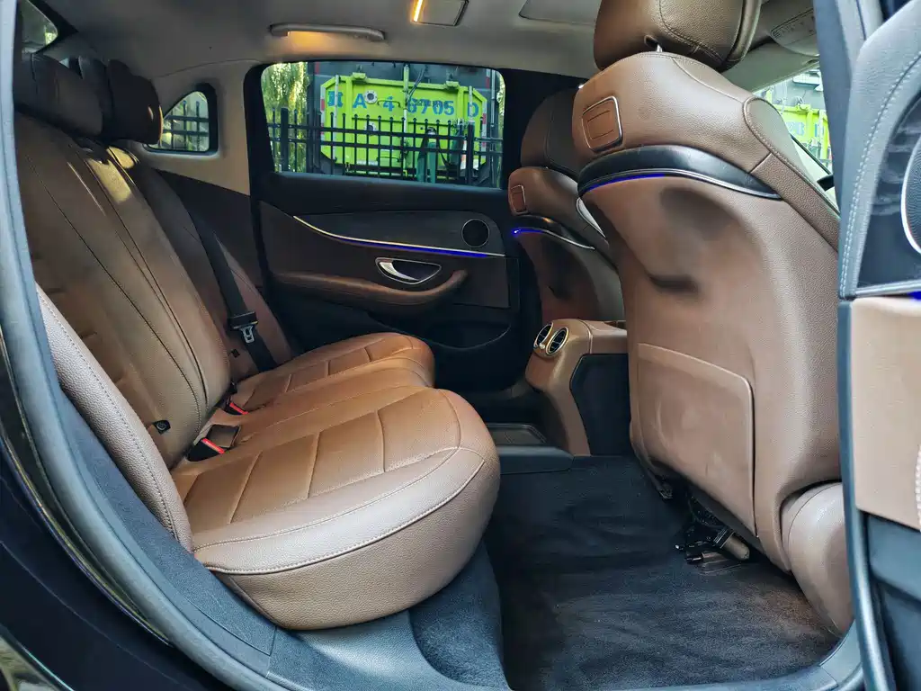 Mercedes-Benz E-Class — миниатюра 15